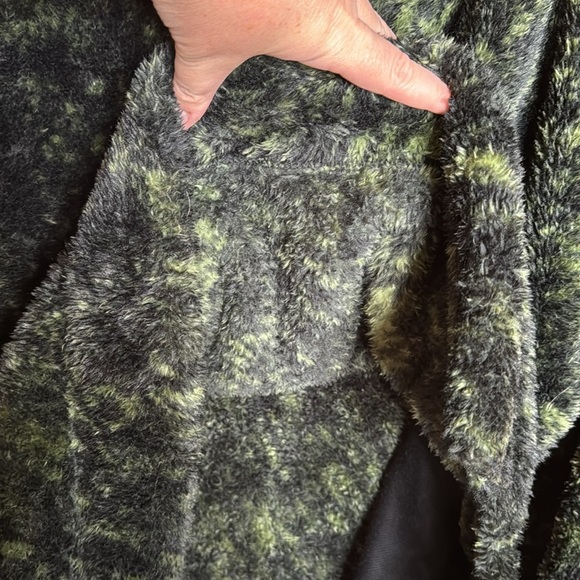 NWT LuLaRoe Nancy Half Zip Pullover SO SOFT Green Black Size Large - Picture 11 of 11